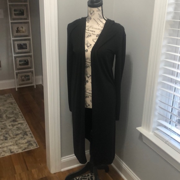 Lyss Loo Sweaters - Black Cardigan longsleeve very soft size large
